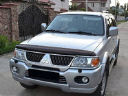 Mitsubishi Pajero Sport 1996-2007 гг. Дефлектор капота (SIM) фото 1