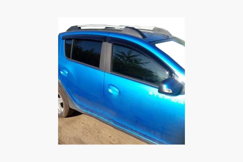 Renault Sandero 2013-2022 гг. Ветровики HB (4 шт, SIM) Image