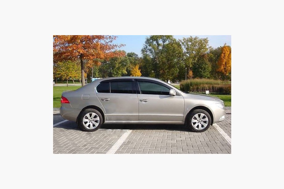 Skoda Superb 2009-2015 гг. Ветровики SD (4 шт, SIM) Image