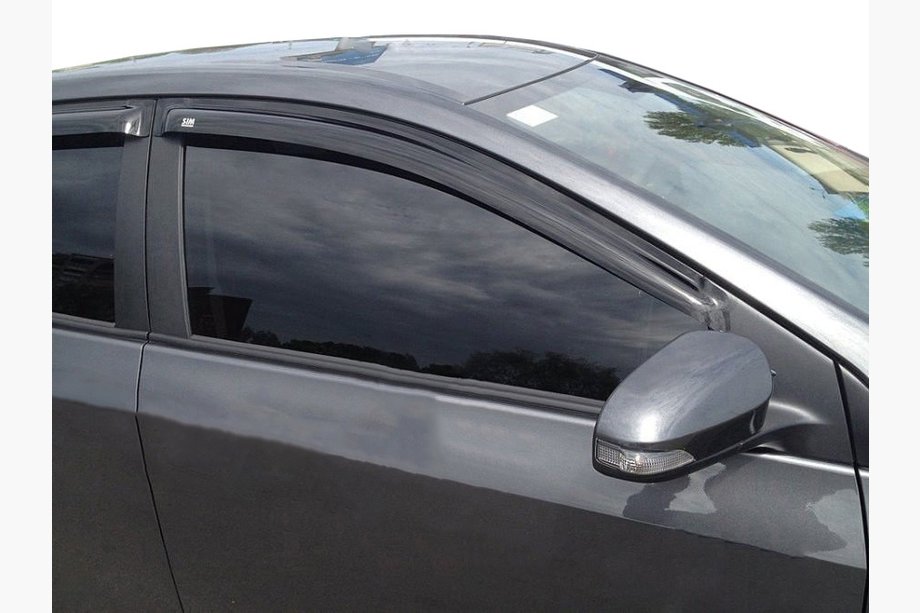 Toyota Corolla 2013-2019 гг. Ветровики на окна (4 шт, SIM) Image