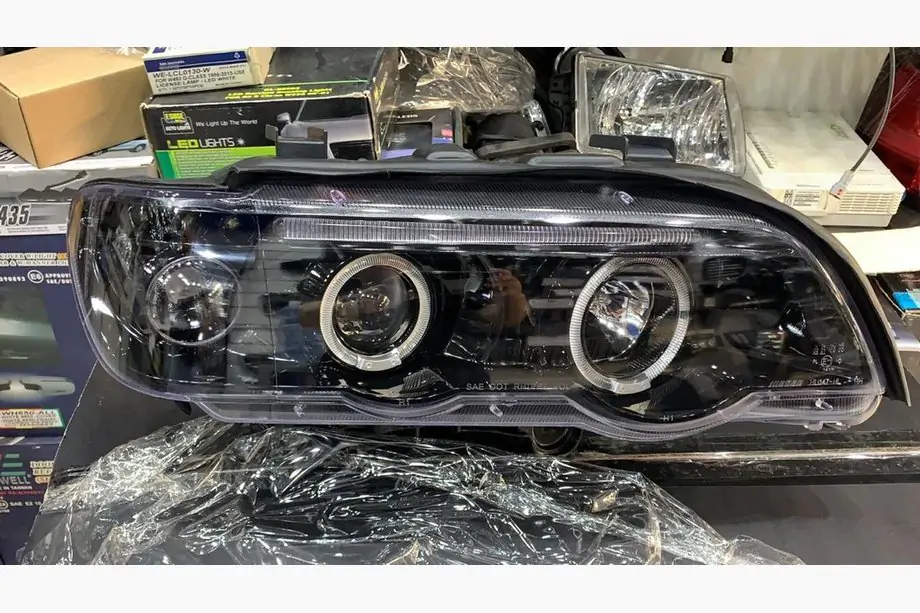 BMW X5 E53 1999–2006 гг. Передние фары (2 шт, темные) Image
