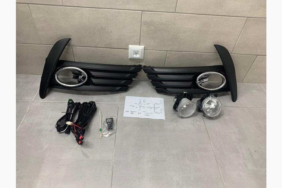 Toyota Corolla 2013-2019 гг. Противотуманные Фары 2017-2019 (Галогенные) Image