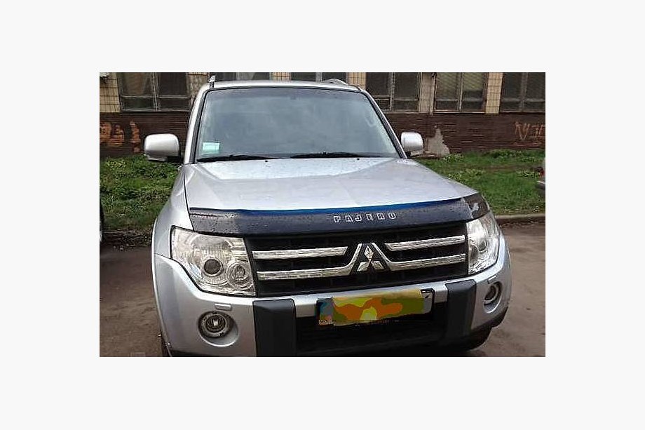Mitsubishi Pajero Wagon IV 2006-2021 гг. Дефлектор капота (VIP) Image