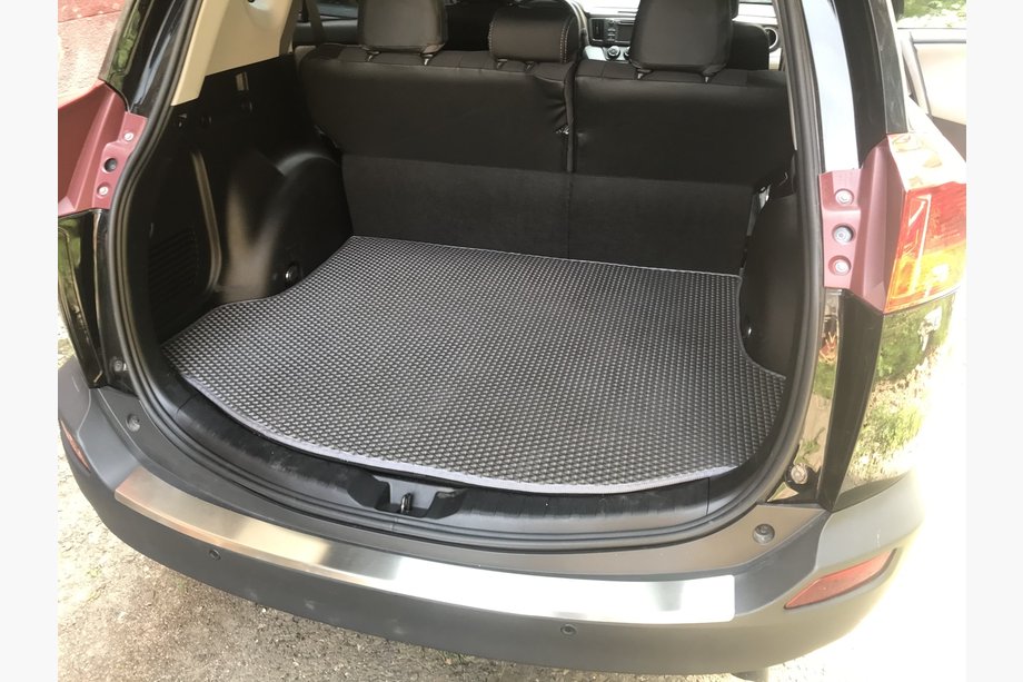 Toyota Rav 4 2013-2018 гг. Коврик багажника с нишей под запасное колесо (EVA, Черный) Image