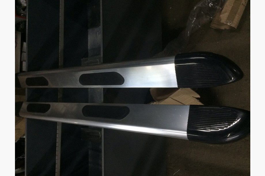 Nissan Primastar 2002-2014 гг. Распродажа !!! Боковые Подножки JAWS (2 шт, Алюминий) Image