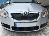 Skoda Fabia 2007-2014 гг. Зимняя накладка на решетку радиатора (2007-2010, верхняя) фото 1