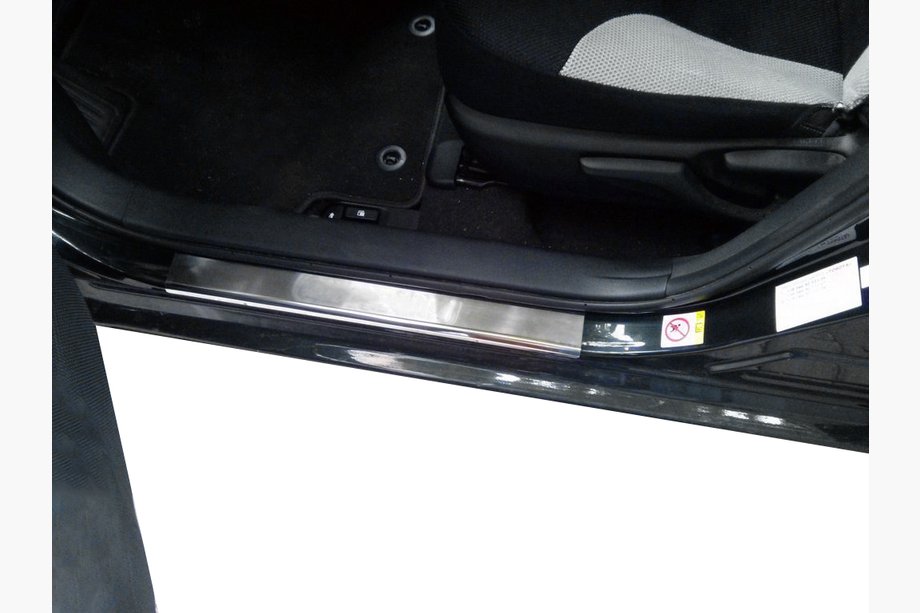 Toyota Corolla 2013-2019 гг. Накладки на пороги VIP нержавейка (4 шт) Фото 1
