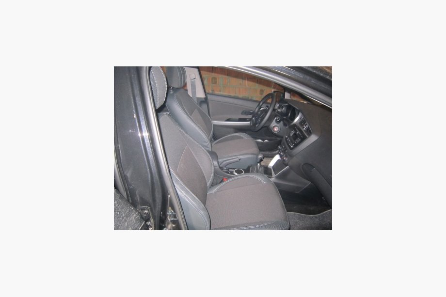 Kia Ceed 2012-2018 гг. Авточехлы (Эко-кожа↗Ткань, Premium) Image