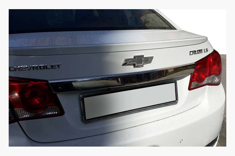 Chevrolet Cruze 2009–2015 гг. Хромированная накладка над номером (нерж. сталь) OmsaLine - Итальянская Нержавейка Image