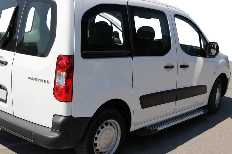 Peugeot Partner Tepee 2008-2018 гг. Боковые Подножки Line (2 шт., Алюминий) Image