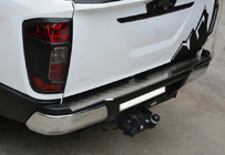 Nissan Navara/NP300 2016- гг. Накладка на задний бампер нержавейка фото 1