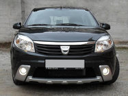Renault Sandero 2007-2013 гг. Накладки на передний бампер (3 шт., грунтованные) фото 1
