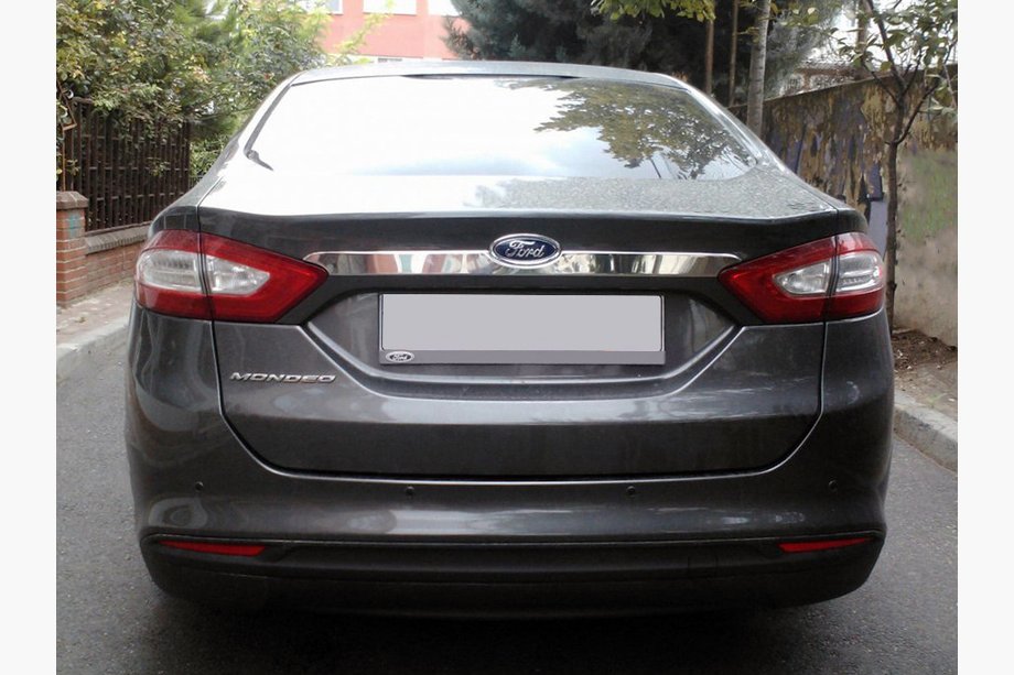 Ford Mondeo 2014-2022 гг. Хромированная накладка над номером (нержавейка) Image