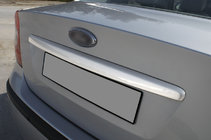 Ford Focus II 2005-2008 гг. Накладка на крышку багажника (SEDAN, нержавейка) Carmos - Турецкая Нержавеющая Сталь фото 1