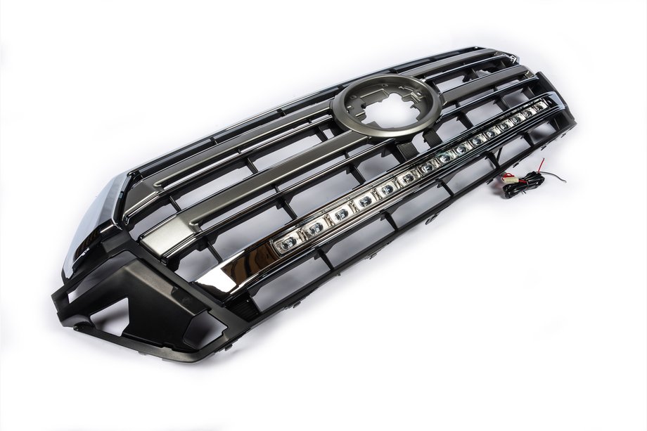 Toyota Land Cruiser 200 2007-2021 гг. Решетка радиатора 2016-2021 (LED) Image