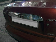 Hyundai Accent 2006-2010 гг. Хромированная накладка над номером (нержавейка) OmsaLine - Итальянская Нержавейка фото 1