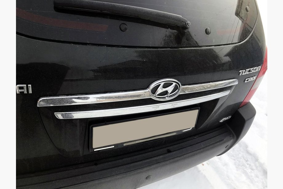 Hyundai Tucson JM 2004- гг. Накладка над номером (пластик) Image