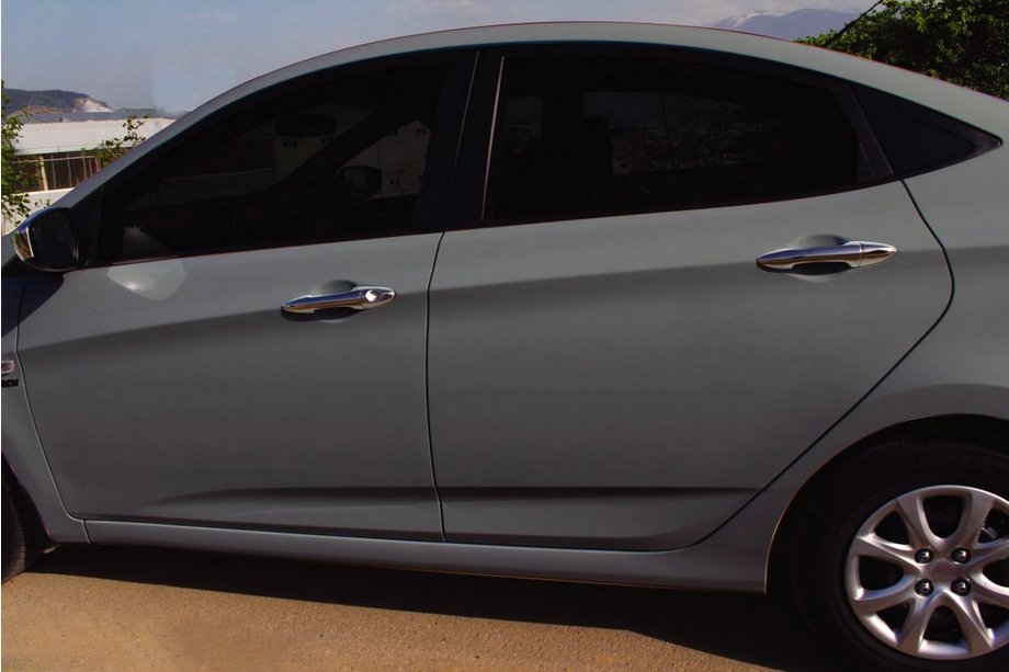 Hyundai Accent 2011-2017 гг. Хромированные Накладки на Ручки Дверей (4 шт, Нержавейка) Carmos - Турецкая Нержавеющая Сталь Image