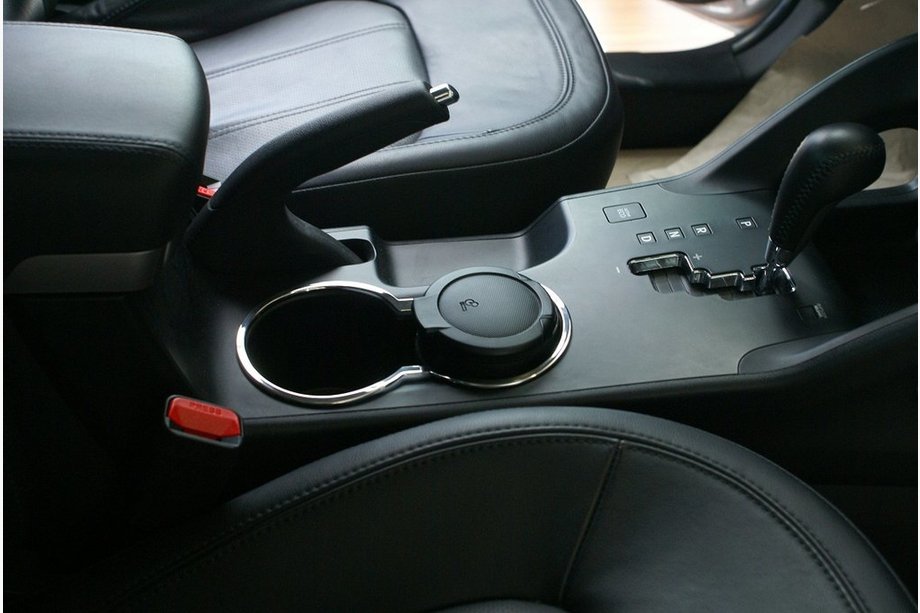 Hyundai IX-35 2010-2015 гг. Кольца на подстаканник (нержавейка) Image