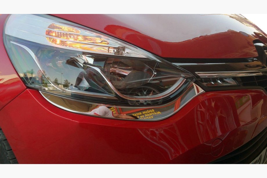 Renault Clio IV 2012-2019 гг. Хромированные накладки на передние фары (2 шт, нержавейка) Image