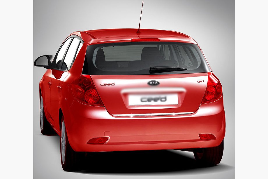 Kia Ceed 2007-2012 гг. Накладка на багажник (HB, нержавейка) Image