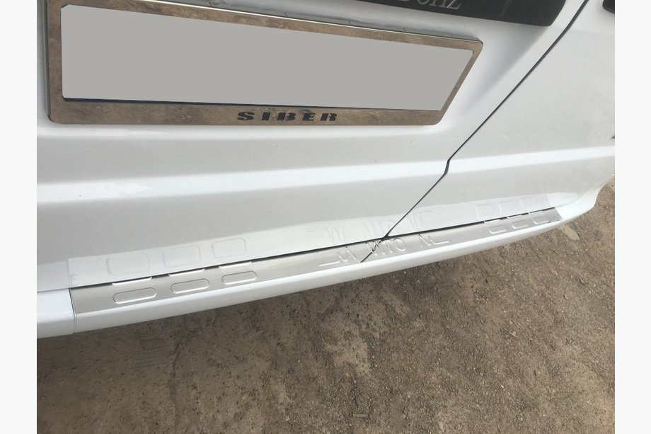Mercedes Vito W639 2004-2014 гг. Накладка на задний бампер без бортика (Carmos, нержавейка) Image