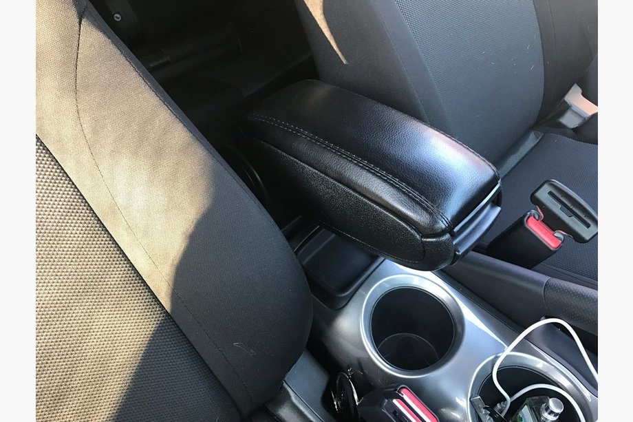 Nissan Juke 2010-2019 гг. Подлокотник Image