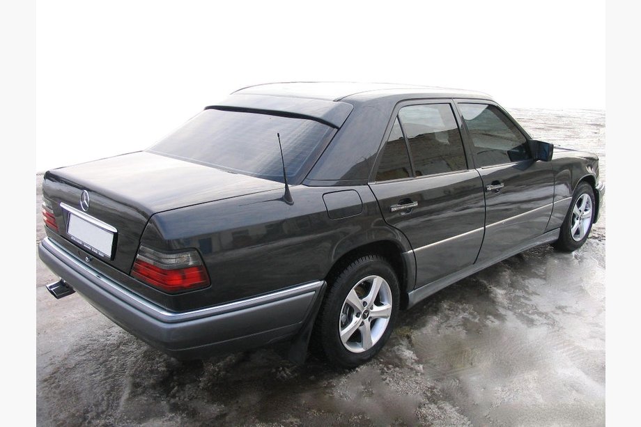 Mercedes E-class W124 1984–1997 гг. Бленда спойлера (стекловолокно, под покраску) Image