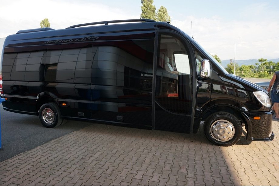 Volkswagen Crafter 2006-2016 гг. Колпаки из нержавейки Exclusive V2 (2-кольцевые, 4 шт) Фото 2
