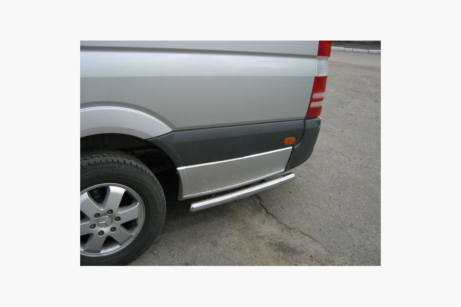 Mercedes Sprinter W907/W910 2018- гг. Боковые трубы за задним колесом (2 шт., нержавейка) Средняя база, 70мм Фото 5