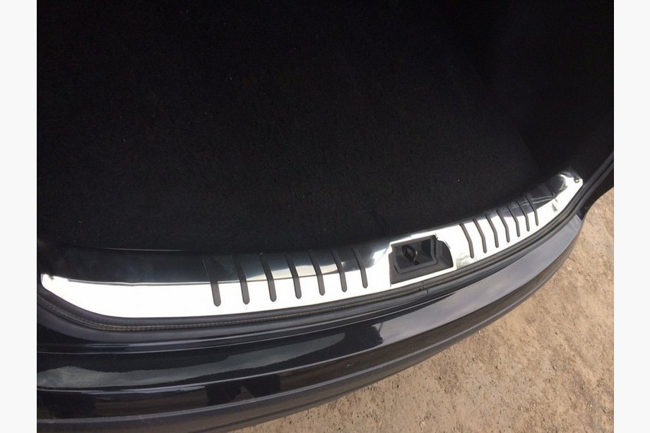 Nissan Qashqai 2007-2010 гг. Внутренняя накладка багажника нержавейка с резиновыми вставками Image