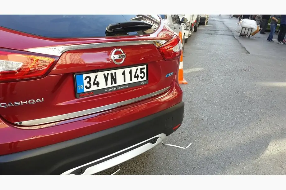 Nissan Qashqai 2014-2021 гг. Хромированная накладка над номером (нержавейка) Фото 5