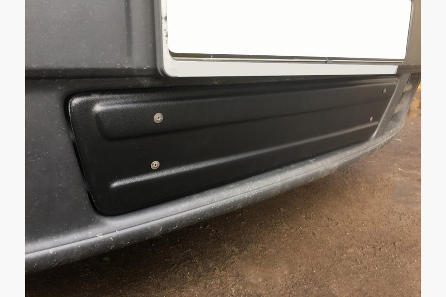 Opel Vivaro 2001–2015 гг. Зимняя нижняя накладка (под номером) Глянцевый, 2007-2014 Image