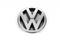 Volkswagen Polo 2001-2009 гг. Передний значок 1T0 853 601A фото 1
