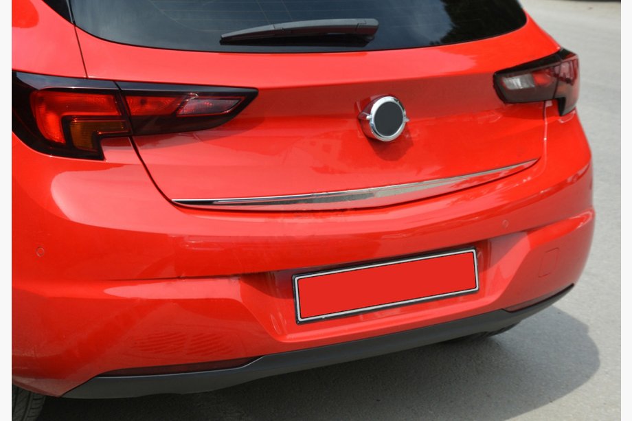 Opel Astra K 2016-2021 гг. Нижняя накладка крышки багажника (HB, нержавейка) Image
