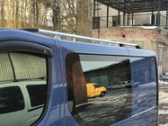 Opel Vivaro 2001–2015 гг. Рейлинги Хром (пластиковые ножки) Короткая, Пластиковые Ножки фото 6