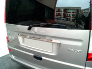 Mercedes Viano 2004-2014 гг. Хромированная накладка над номером (багажник, нержавейка) OmsaLine - Итальянская Нержавейка фото 1