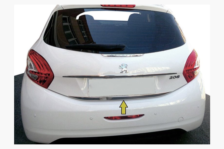 Peugeot 208 2012-2019 гг. Накладка на багажник нержавейка Image