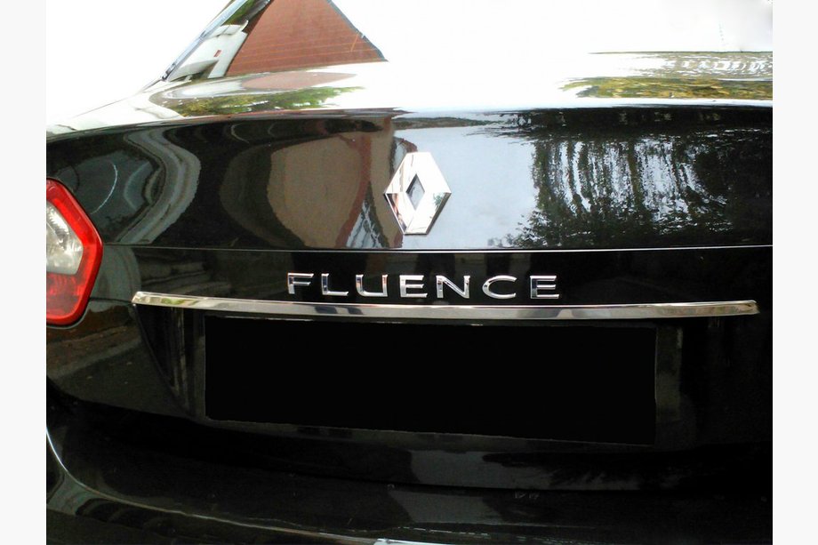 Renault Fluence 2009-2016 гг. Накладка из нержавеющей стали над номером Image