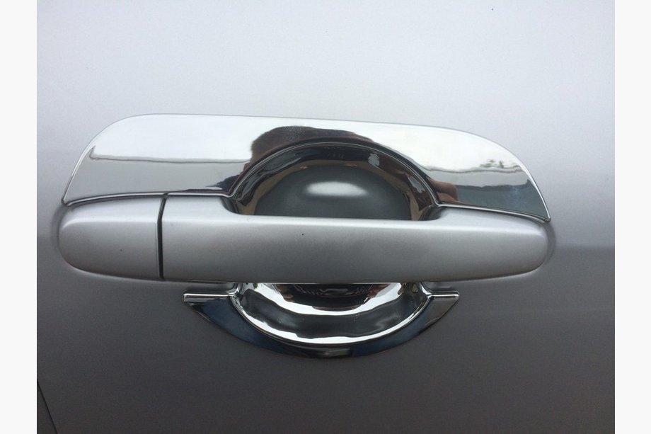 Toyota Rav 4 2006-2013 гг. Хромированные чашечки под ручки с лепестками (4 шт, пластик) Image