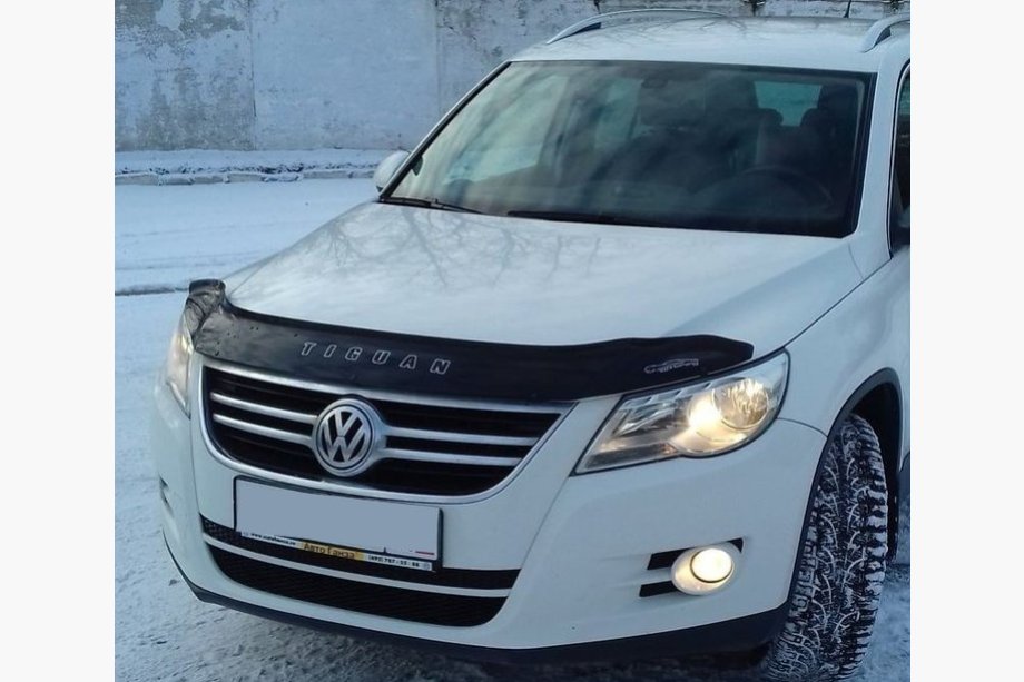 Volkswagen Tiguan 2007-2016 гг. Дефлектор капота (VIP) Image