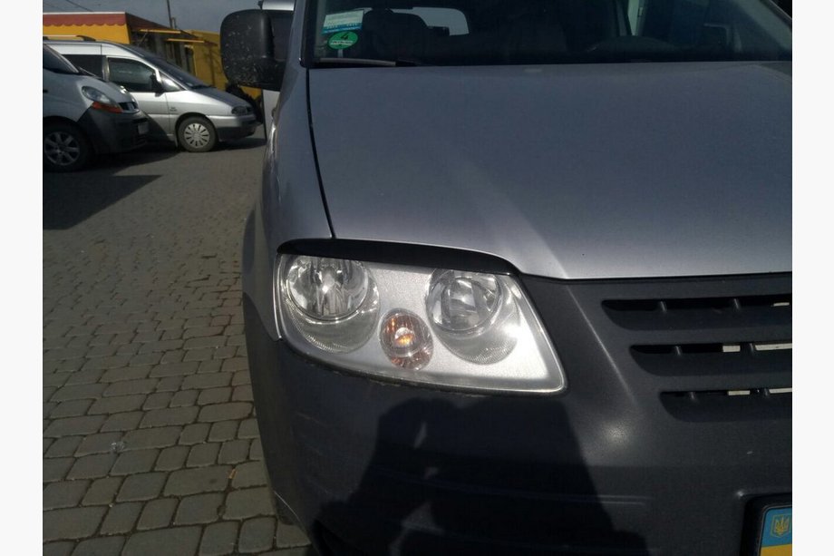 Volkswagen Caddy 2004-2010 гг. Реснички на фары (черные) Фото 6