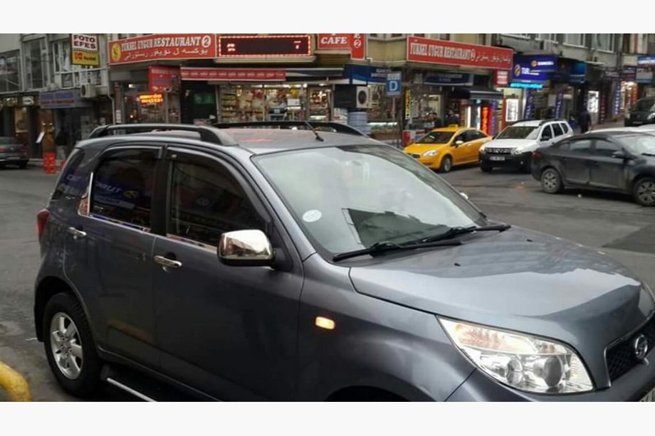 Daihatsu Terios 2006-2017 гг. Накладка на ветровик (2 шт, нержавейка) Фото 2