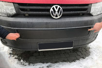 Volkswagen T5 2010-2015 гг. Зимняя накладка на нижнюю решетку фото 2