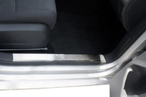 Seat Leon 2005-2012 гг. Накладки на внутренние пороги OmsaLine (2 шт, нержавейка) фото 1