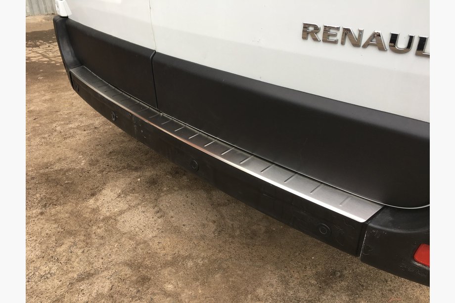 Renault Master 2011-2023 гг. Накладка на задний бампер нержавейка Image
