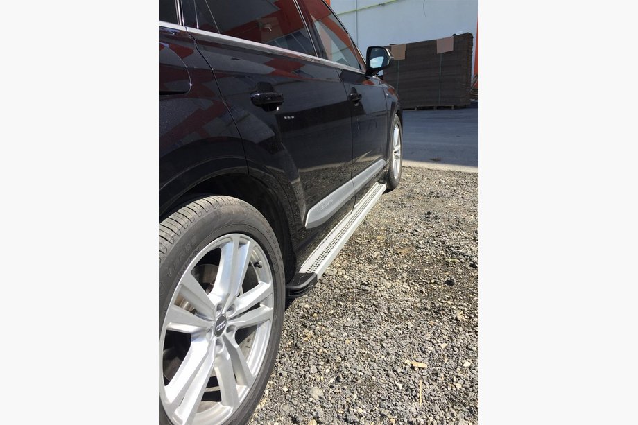 Audi Q7 2015–2026 гг. Боковые Подножки Maya V2 (2 шт., Алюминий) Image
