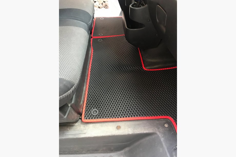 Opel Movano 2010-2021 гг. Коврики EVA (черные) Image