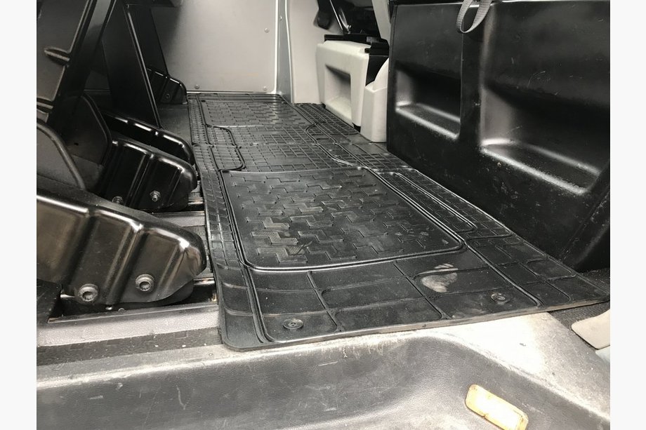 Volkswagen T5 2010-2015 гг. Задние резиновые коврики (2 шт, Polytep) Image