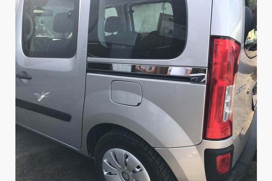 Mercedes Citan 2013-2021 гг. Молдинги из нержавеющей стали для сдвижных дверей (2 шт) Image